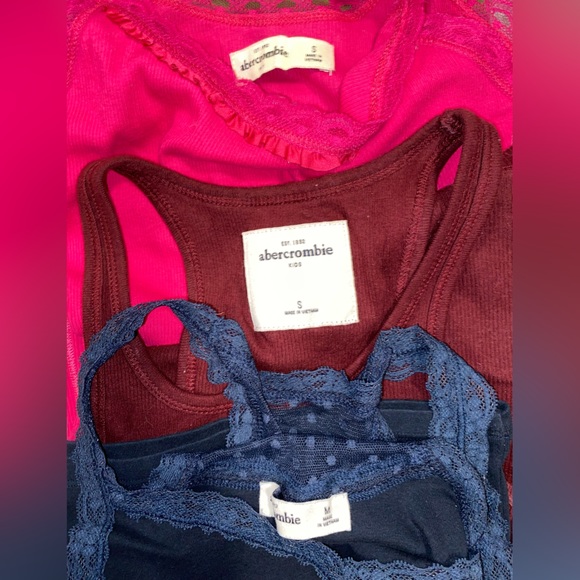 Bundle Abercrombie Kids Tank Tops - Picture 3 of 4
